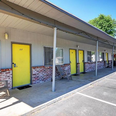 Idle A While Motel Twisp Exterior photo