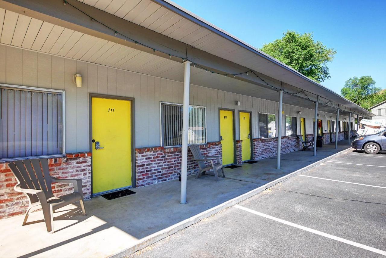 Idle A While Motel Twisp Exterior photo