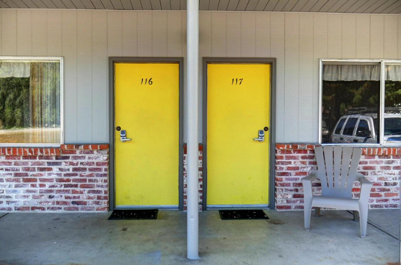 Idle A While Motel Twisp Exterior photo