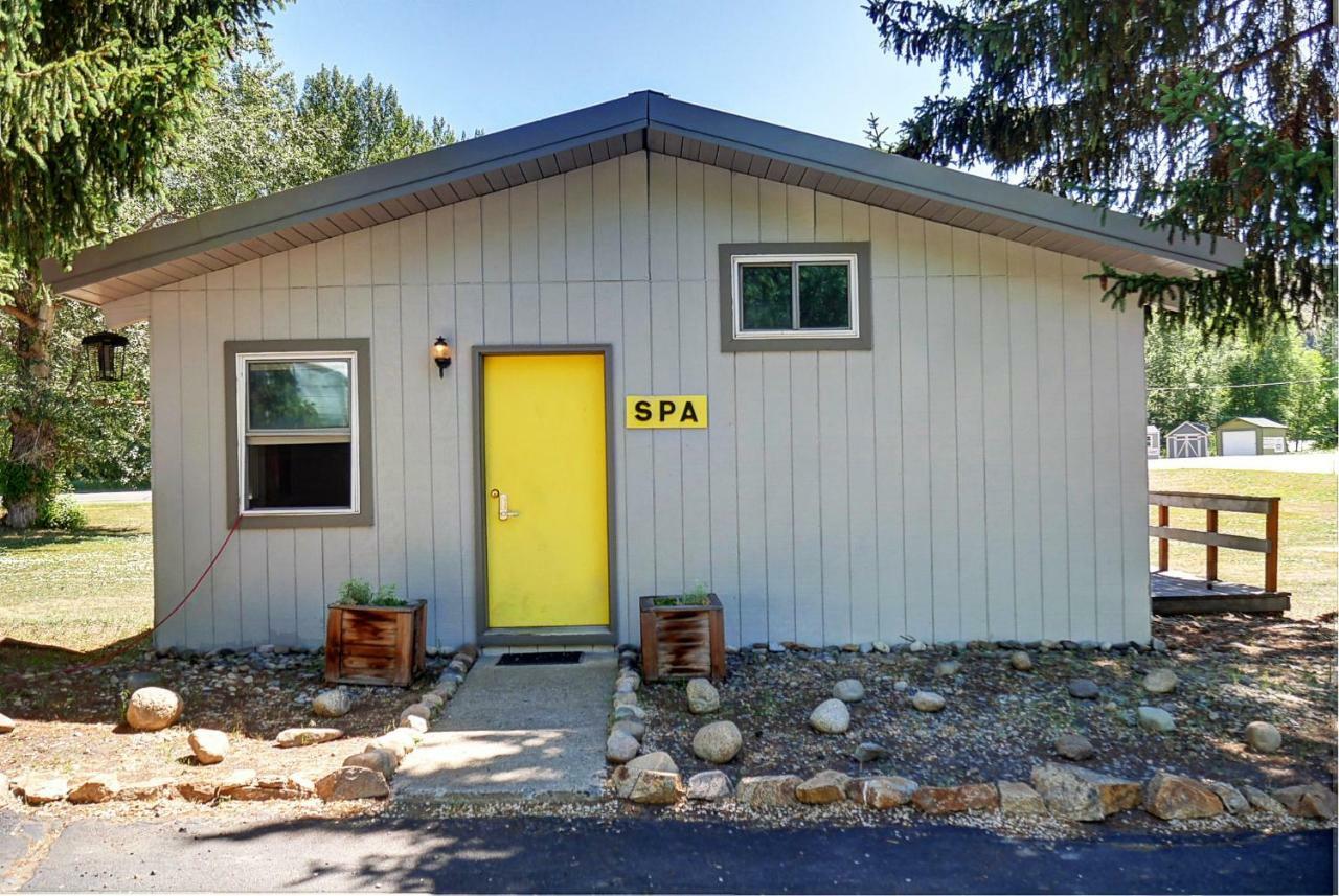 Idle A While Motel Twisp Exterior photo
