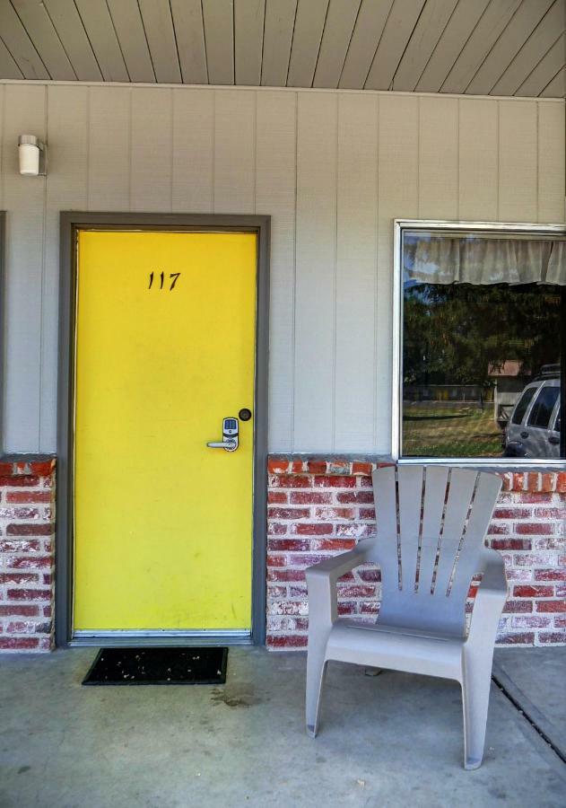 Idle A While Motel Twisp Exterior photo