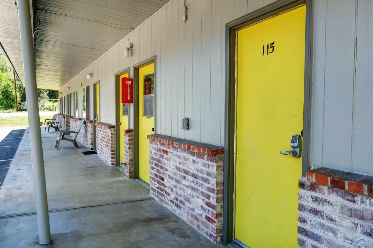 Idle A While Motel Twisp Exterior photo